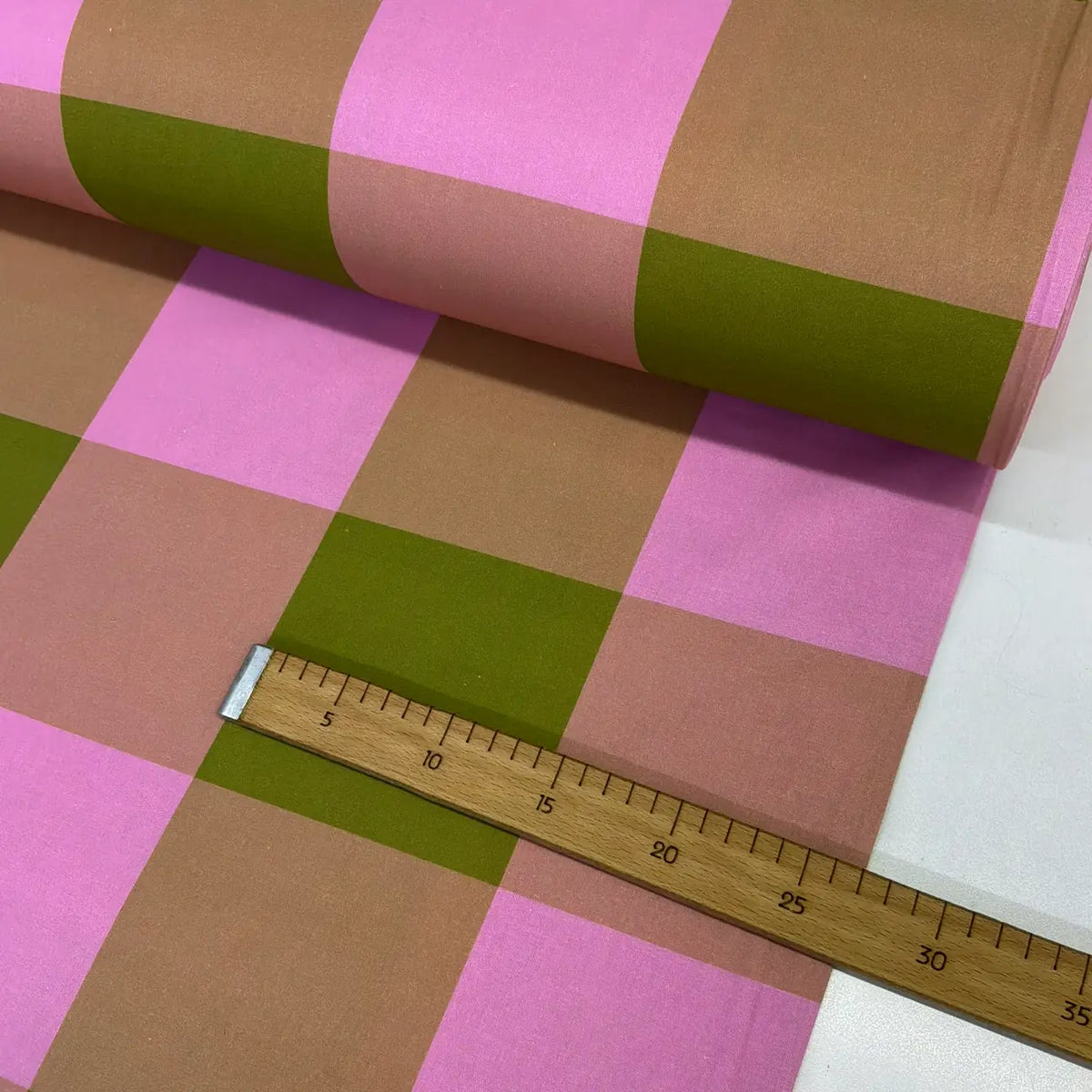 Pink, broıwn and green retro buffalo plaid 100% cotton fabric with a large check pattern, ideal for quilting, patchwork, sewing, dressmaking, crafts, and home décor.